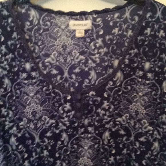 Avenue  Trendy Chic 💙empire top.  S 26 - Picture 2 of 7